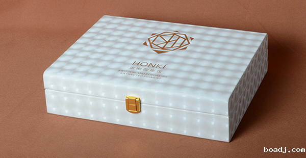 Custom cosmetics manufacturers _ custom cosmetics box manufacturers price 